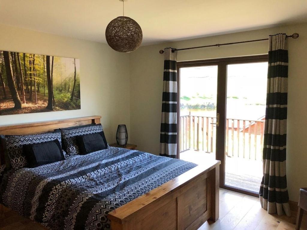 Lochside Lodge Glengoulandie Ngoại thất bức ảnh