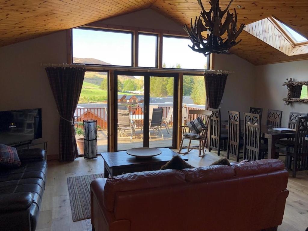 Lochside Lodge Glengoulandie Ngoại thất bức ảnh